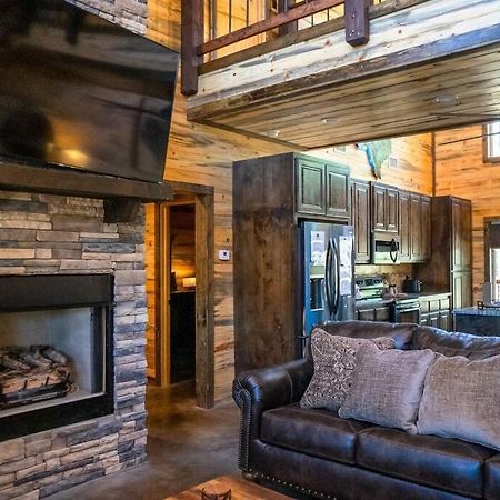 The Big Tex Luxury Cabin Is Epic Broken Bow Zewnętrze zdjęcie