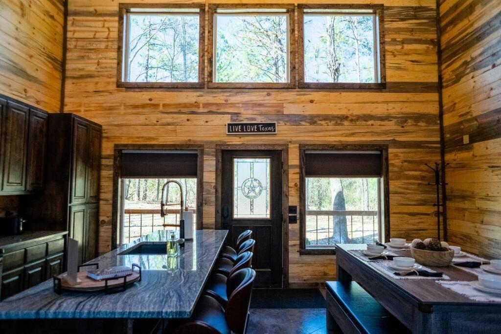 The Big Tex Luxury Cabin Is Epic Broken Bow Zewnętrze zdjęcie