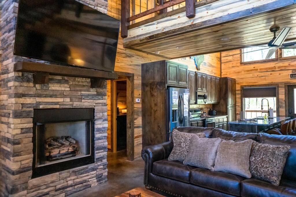 The Big Tex Luxury Cabin Is Epic Broken Bow Zewnętrze zdjęcie