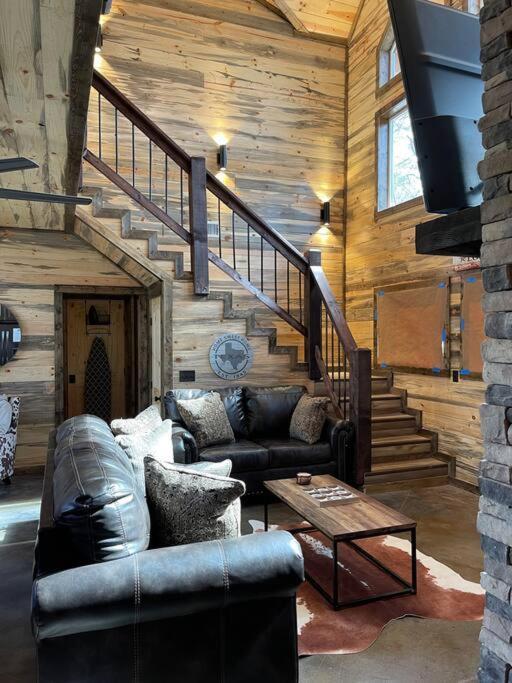 The Big Tex Luxury Cabin Is Epic Broken Bow Zewnętrze zdjęcie
