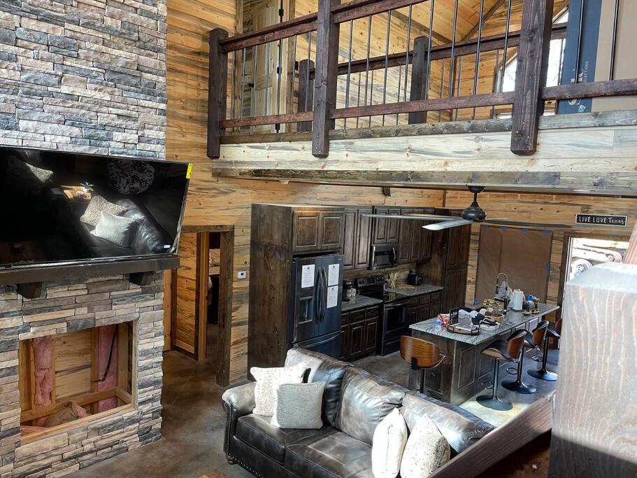 The Big Tex Luxury Cabin Is Epic Broken Bow Zewnętrze zdjęcie