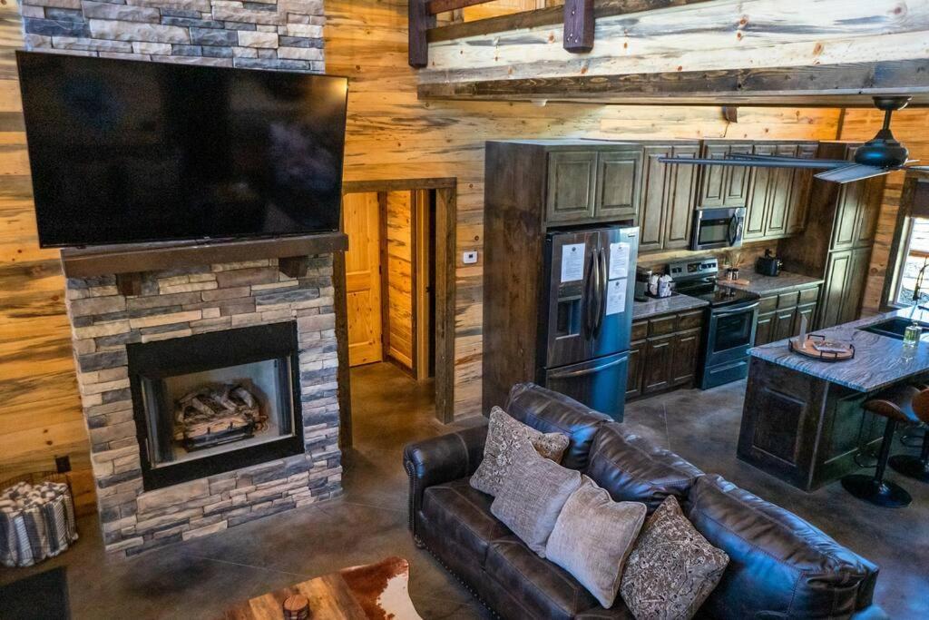 The Big Tex Luxury Cabin Is Epic Broken Bow Zewnętrze zdjęcie