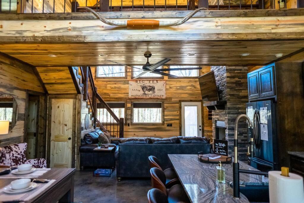 The Big Tex Luxury Cabin Is Epic Broken Bow Zewnętrze zdjęcie